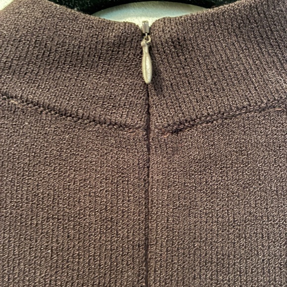 St. John Mock Turtleneck Back Zip Chocolate Brown Knit Made In USA Size S VGUC - Picture 3 of 7